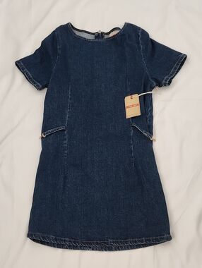 Women's Denim Short-Sleeve Dress - Navy Blue. Scoop Neck. Zipper Back.